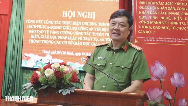 Công an TP.HCM đề xuất bố trí chỗ đỗ xe cho phụ huynh đưa đón con - Ảnh 1.