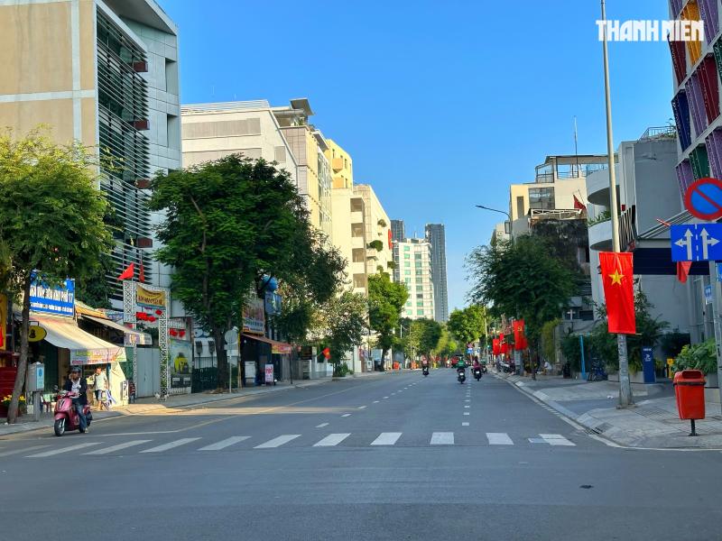 Chiều 29 tết, ngắm đường phố trung tâm TP.HCM trước thời khắc giao thừa Tết Bính Ngọ- Ảnh 10.