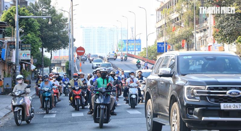 Mùng 6 tết: Bất ngờ đường phố TP.HCM - Ảnh 5.