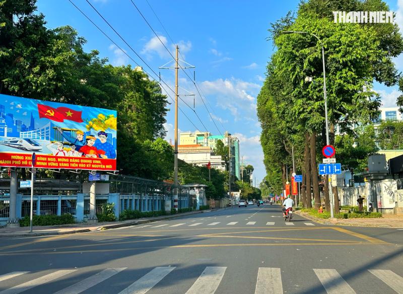 Chiều 29 tết, ngắm đường phố trung tâm TP.HCM trước thời khắc giao thừa Tết Bính Ngọ- Ảnh 9.