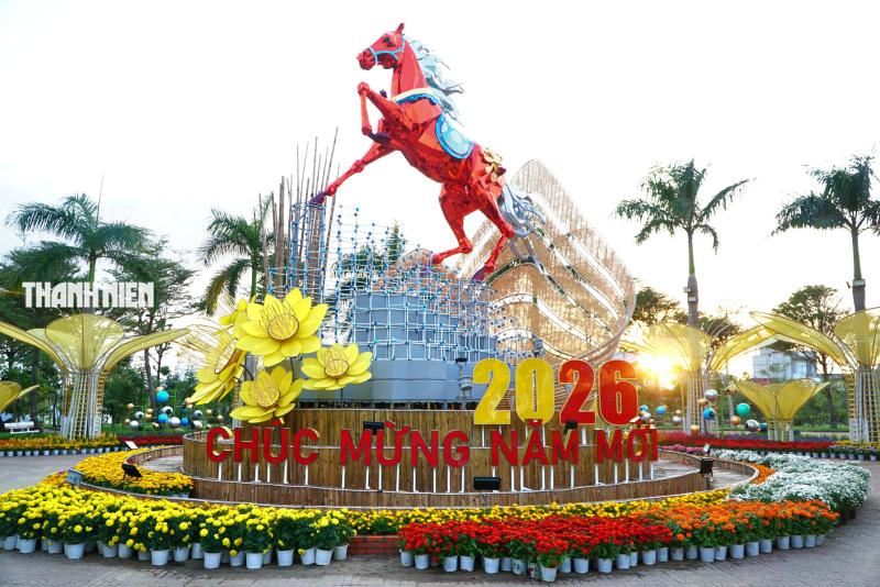 Linh vật ngựa Tuy Hòa: Choáng ngợp 3 đại cảnh ngựa ‘khủng’ đua top- Ảnh 5.