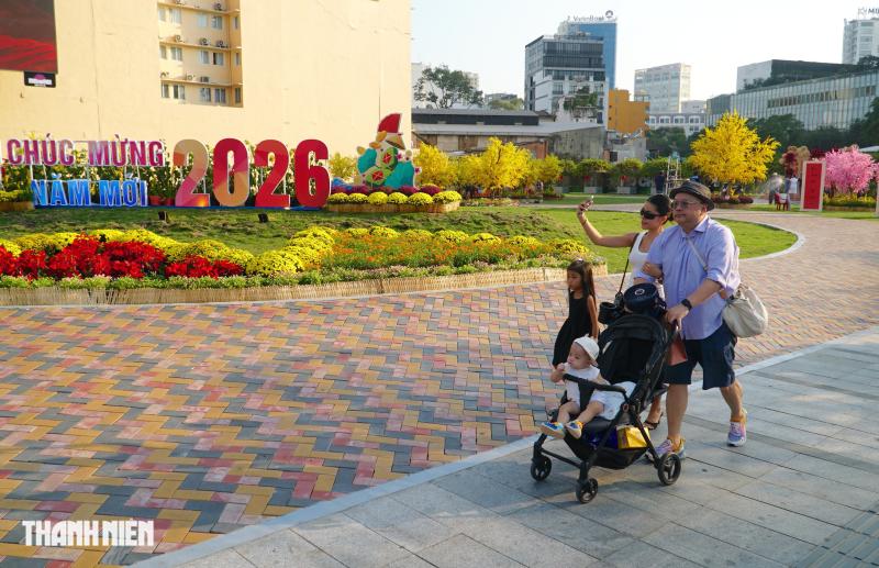 Check-in tết nơi đất vàng thương xá Tax cạnh đường hoa Nguyễn Huệ ở TP.HCM- Ảnh 5.