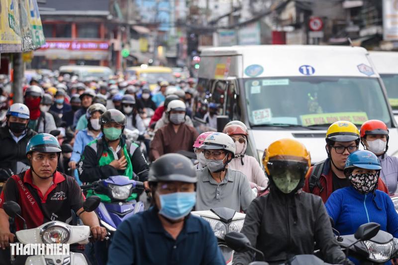 Cửa ngõ sân bay Tân Sơn Nhất giáp tết: Kẹt xe 'ngộp thở' đường Cộng Hòa, Trường Chinh- Ảnh 5.