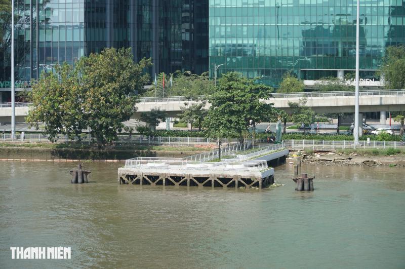 Cận cảnh cầu cảng trên sông Sài Gòn được chỉnh trang thành điểm check-in trong tết  - Ảnh 5.
