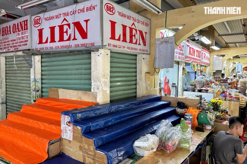 Trưa 27 tết, chuyện lạ chợ Bình Tây: Tiểu thương đóng sạp vì… 'không còn gì bán'  - Ảnh 4.