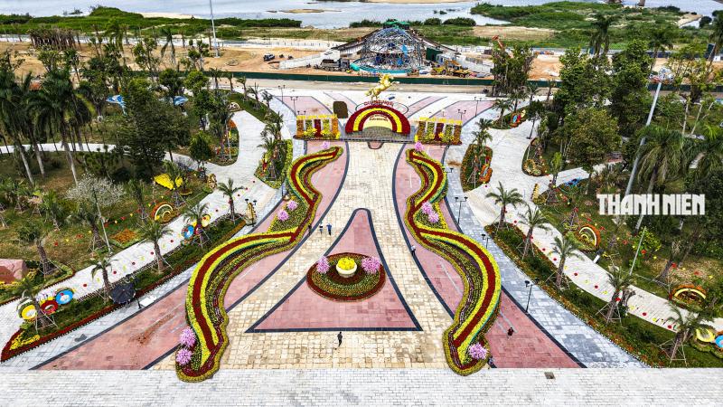 Ngựa vàng Quảng Ngãi cao 10 m 'có hồn' ở công viên Ba Tơ- Ảnh 3.