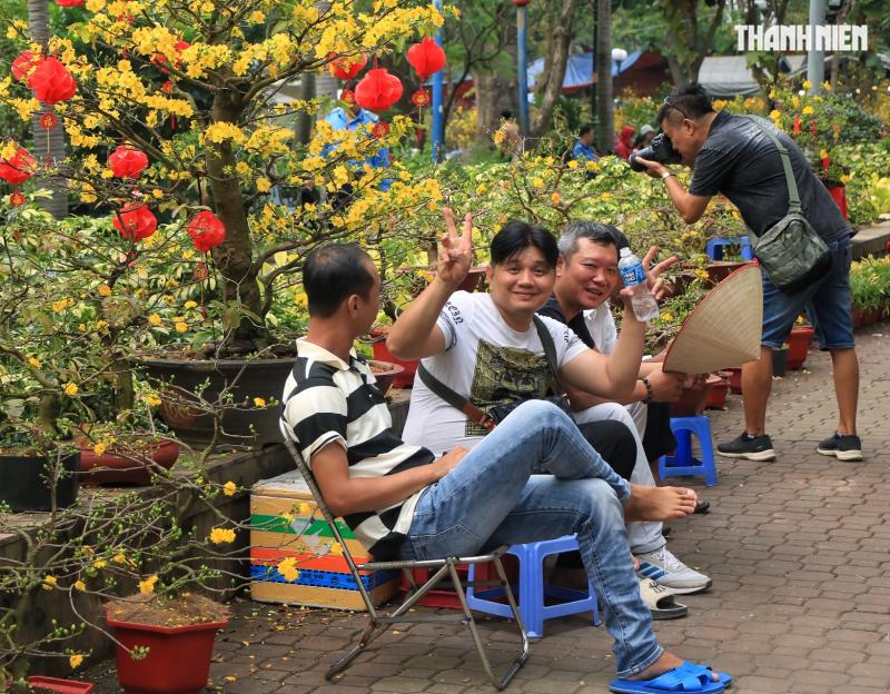 Nỗi niềm ở chợ hoa tết trung tâm TP.HCM: Ngày trước giao thừa người khóc, người cười! - Ảnh 9.