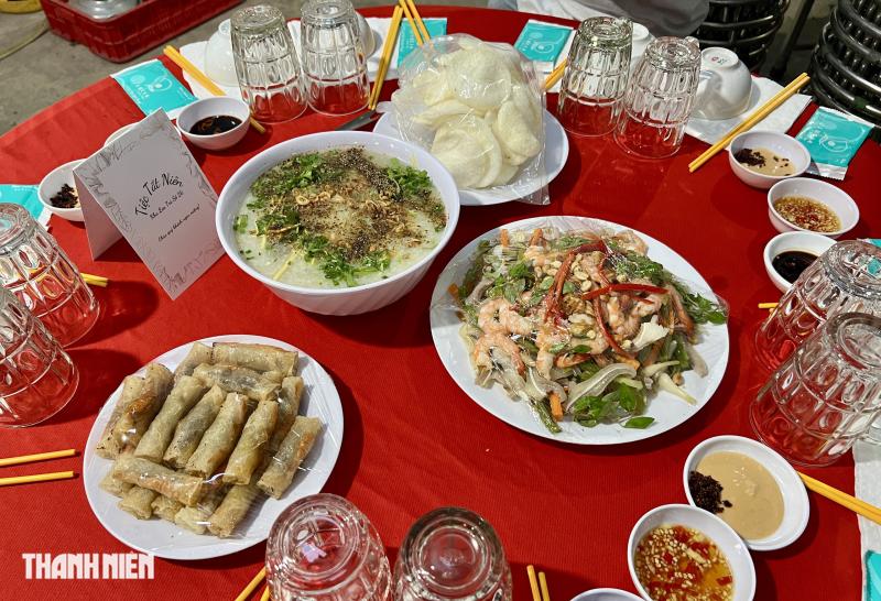 Chủ trọ chi 150 triệu đãi tất niên: Có 2 con dê, thực đơn 8 món- Ảnh 3.