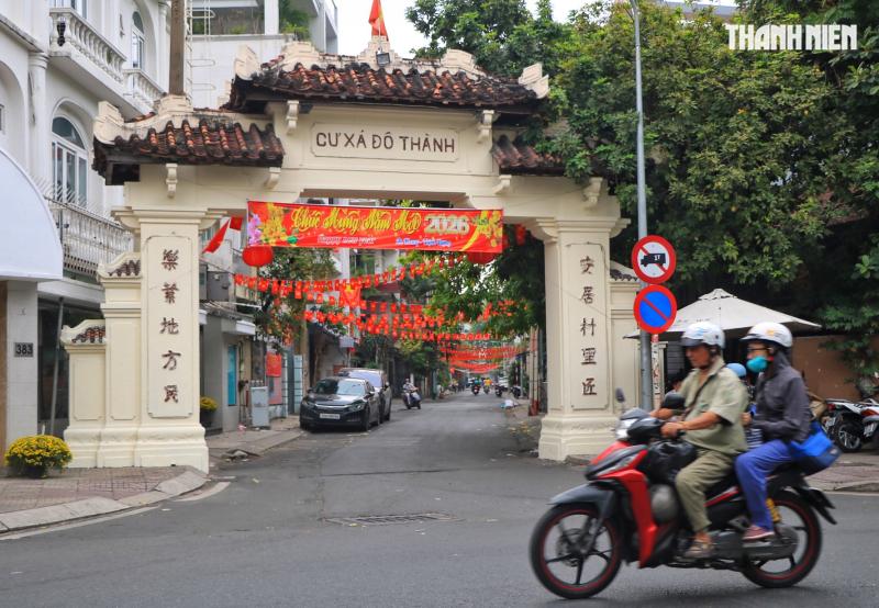 Hoàng hôn 28 tết trước ngày giao thừa: Đường phố trung tâm TP.HCM thật khác! - Ảnh 5.