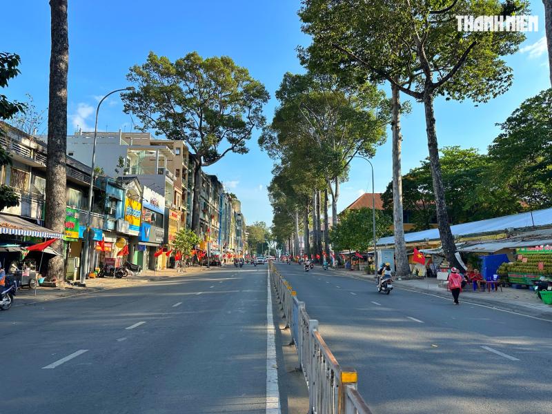 Chiều 29 tết, ngắm đường phố trung tâm TP.HCM trước thời khắc giao thừa Tết Bính Ngọ- Ảnh 11.