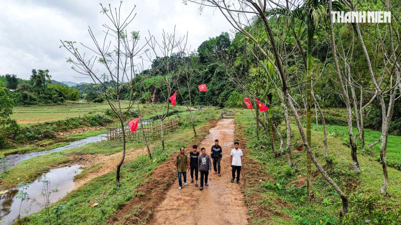 Tết về ở tổ dân cư '5 không' giữa đại ngàn Quảng Ngãi- Ảnh 5.