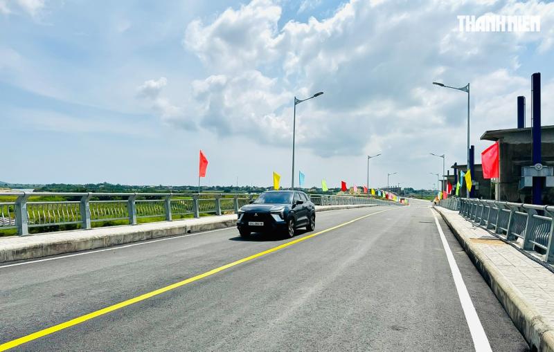 Thông xe đập dâng hạ lưu sông Trà Khúc, nối liền đôi bờ dịp tết- Ảnh 2.