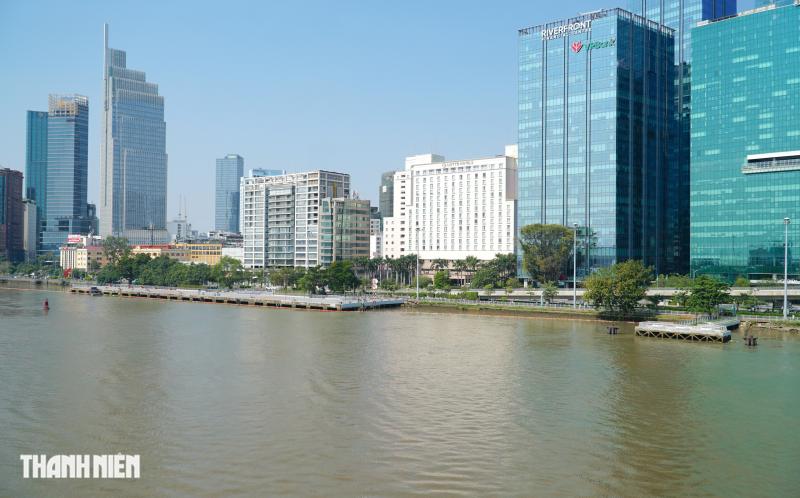 Cận cảnh cầu cảng trên sông Sài Gòn được chỉnh trang thành điểm check-in trong tết  - Ảnh 6.