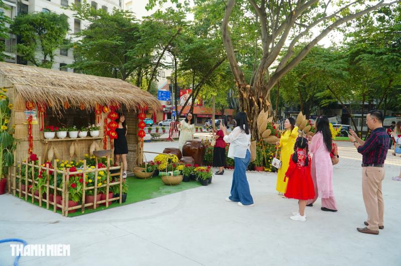 Cận cảnh cầu cảng trên sông Sài Gòn được chỉnh trang thành điểm check-in trong tết  - Ảnh 9.