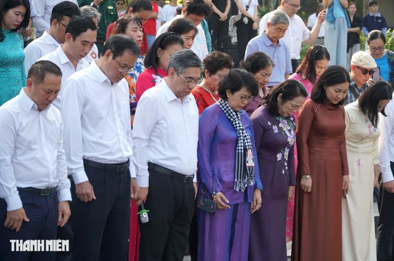 Mùng 6 tết, tổ chức cầu siêu cho nạn nhân Covid-19 tại công viên Lý Thái Tổ - Ảnh 1.