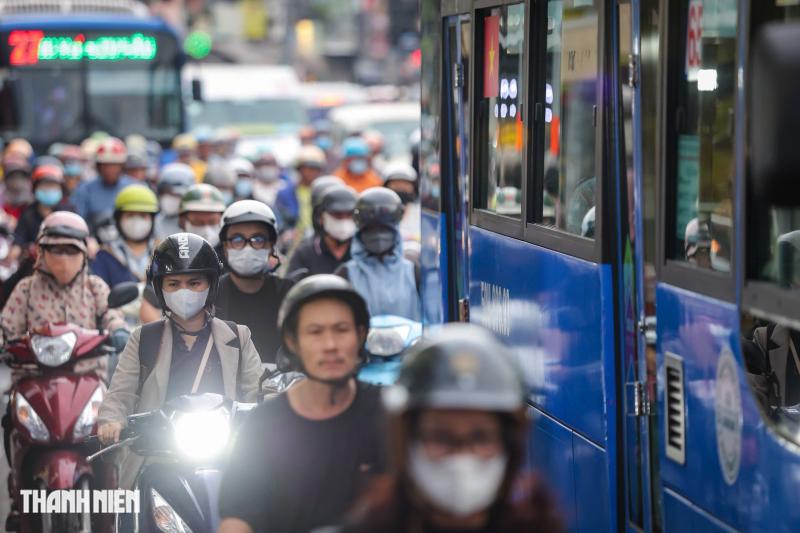 Cửa ngõ sân bay Tân Sơn Nhất giáp tết: Kẹt xe 'ngộp thở' đường Cộng Hòa, Trường Chinh- Ảnh 6.
