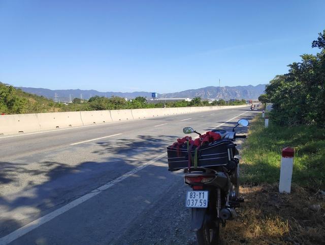 Trước tết, chàng trai miền Tây 'phượt' hơn 4.000 km ra Bắc vì lý do đặc biệt - Ảnh 2.