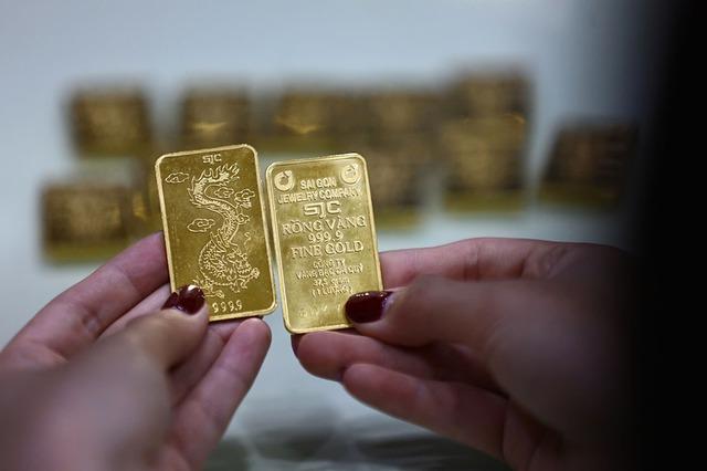Giá vàng hôm nay 1.2.2026: Cú ‘nhào lộn’ khiến nhà đầu tư lỗ 23 triệu đồng- Ảnh 1.