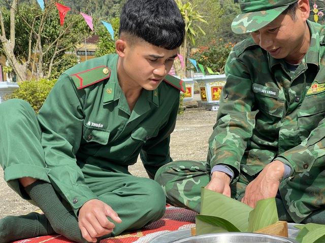 Tết ở ‘xứ mưa 9 tháng’, đồn biên giới có dân sau 21 năm- Ảnh 7.