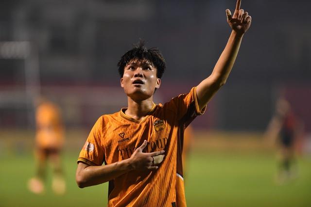 Lịch thi đấu V-League mới nhất: 'Nín thở' chờ địa chấn HAGL, HLV Kewell khó thắng Popov- Ảnh 1.