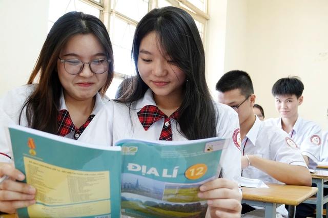 Thực hiện bộ sách giáo khoa thống nhất: TP.HCM yêu cầu học sinh không viết, vẽ vào sách  - Ảnh 1.