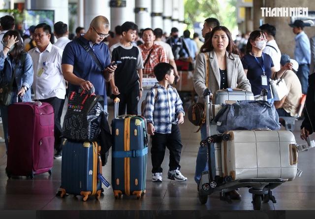 Kỷ lục hơn 1.000 chuyến bay/ngày ở Tân Sơn Nhất Tết Bính Ngọ: Khách lưu ý gì?- Ảnh 2.