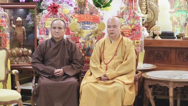 TP.HCM trao bằng khen cho thượng tọa Thích Thanh Phong và thượng tọa Thích Tâm Hải - Ảnh 2.