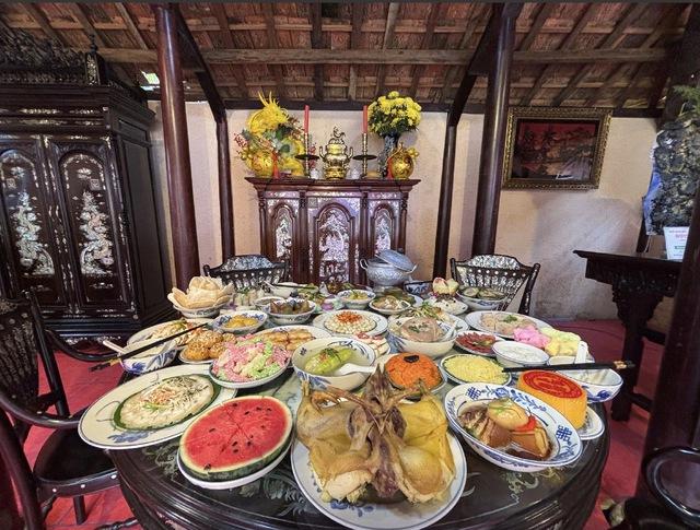 Dọn bàn thờ ngày tết có được di chuyển bát hương không? - Ảnh 1.