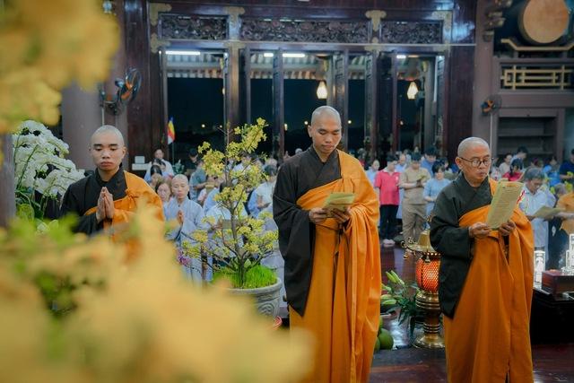 Mừng xuân Di Lặc là gì? Vì sao các chùa treo câu này ngày tết? - Ảnh 4.
