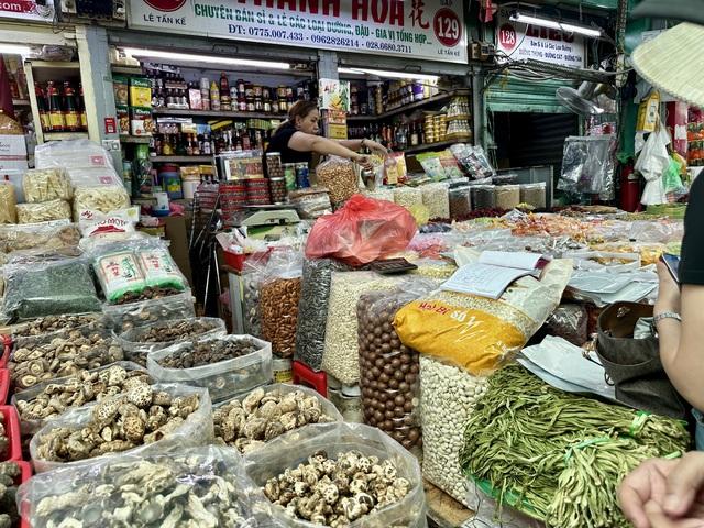 Từ 1.3, tài khoản ngân hàng phải trùng tên trên giấy phép của hộ kinh doanh- Ảnh 1.