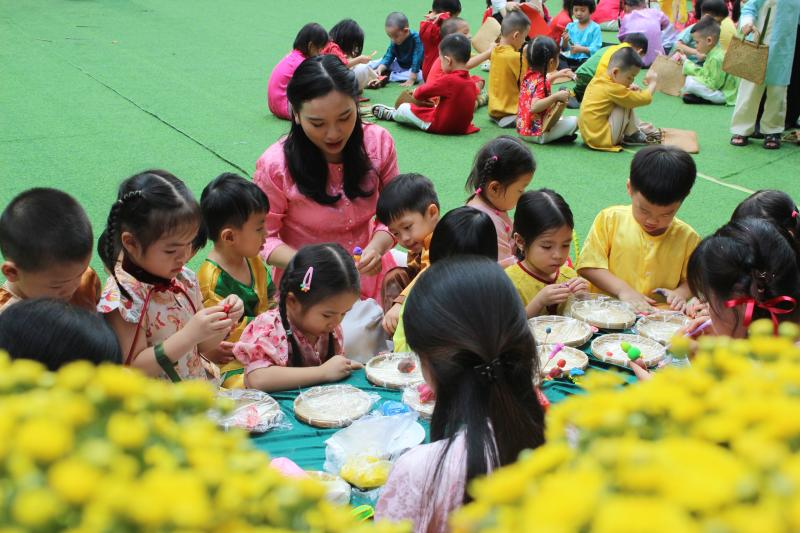 Trước kỳ nghỉ Tết Nguyên đán 2026: Trường học nhộn nhịp hội xuân - Ảnh 5.