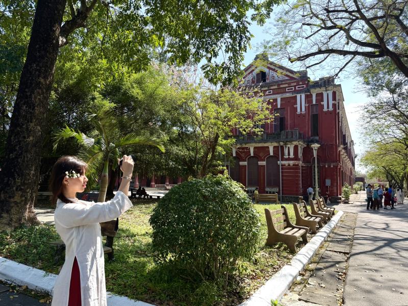 Tết 2026 tại Trường Quốc học Huế: Điểm đến check in cho các thế hệ học sinh - Ảnh 2.