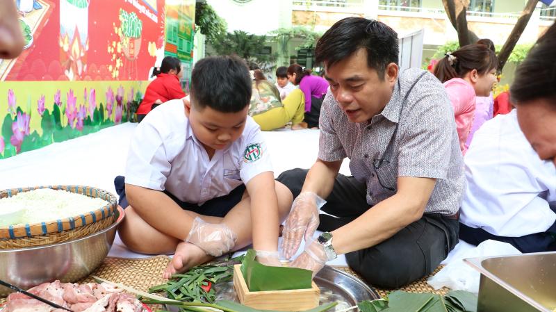 Trước kỳ nghỉ Tết Nguyên đán 2026: Trường học nhộn nhịp hội xuân - Ảnh 12.