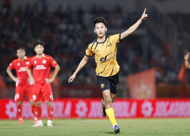 Người lập cú đúp siêu phẩm giúp CLB Thanh Hóa thắng sốc tại V-League, là ai?- Ảnh 1.