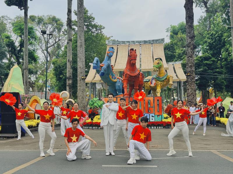 Lần đầu hội hoa xuân TP.HCM có diễu hành, trình diễn ngựa quốc tế ở Tao Đàn - Ảnh 5.