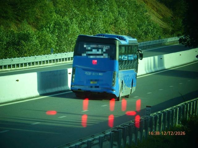 Gần 100 xe khách chạy quá tốc độ trên cao tốc TP.HCM - Vân Phong- Ảnh 3.