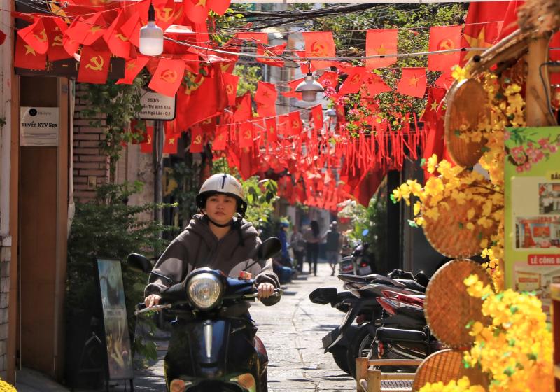 'Hẻm tết' nổi tiếng ngay trung tâm TP.HCM, năm nay có ăn tết lớn như mọi năm? - Ảnh 8.