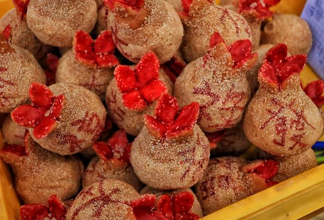 Độc lạ tết ở Chợ Lớn, TP.HCM: Khu chợ mỗi năm chỉ xuất hiện đúng một lần - Ảnh 6.