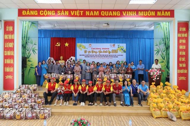 Doanh nghiệp, nhà hảo tâm chung tay chăm lo tết cho người nghèo ở Đồng Tháp - Ảnh 2.