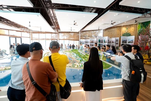 Nửa đời người trở về, Việt kiều ngỡ ngàng vì Cần Giờ 'lột xác' - Ảnh 3.