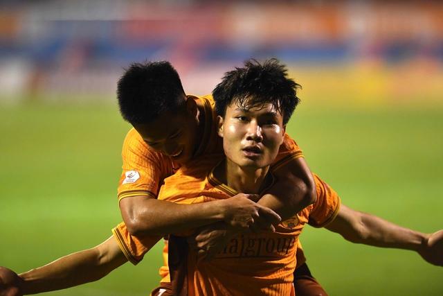 HAGL và nhóm đua trụ hạng hồi sinh rực lửa, V-League đáng xem hơn nhiều- Ảnh 1.