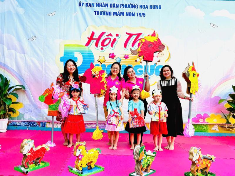 Độc đáo hội thi 'đua ngựa' trong trường học TP.HCM - Ảnh 13.