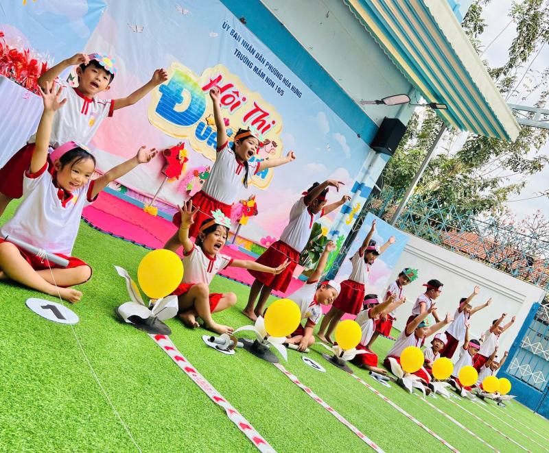 Độc đáo hội thi 'đua ngựa' trong trường học TP.HCM - Ảnh 8.