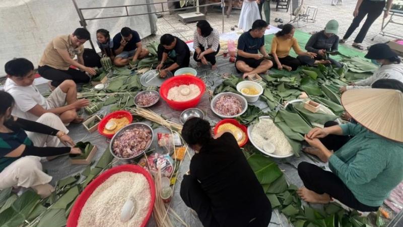 Giới trẻ TP . HCM chung tay mang tết đến cho người khó khăn năm 2026 - Ảnh 4.
