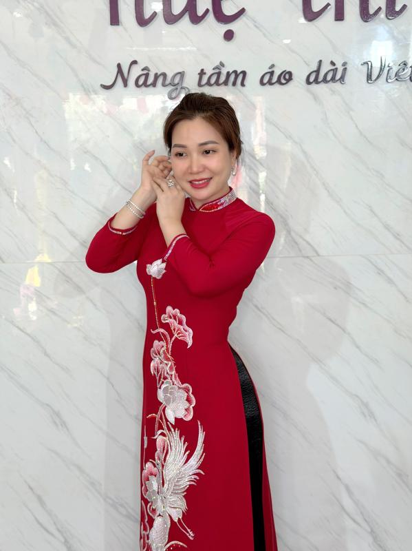 Chủ tiệm áo dài lì xì tết theo cách đặc biệt - Ảnh 2.