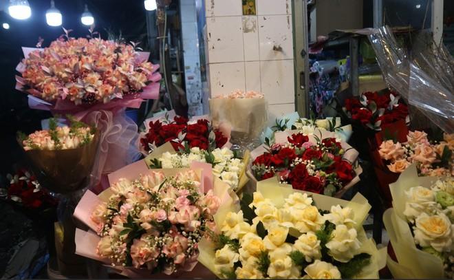 Valentine rơi đúng dịp tết, 'tặng em hoa cúc, vạn thọ chưng tết' lên ngôi - Ảnh 7.
