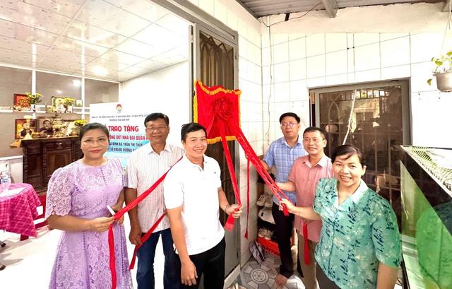 Tết Bính Ngọ 2026 và nghĩa tình ở phường Tân Sơn Nhì - Ảnh 4.