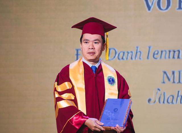 Một giáo sư Việt Nam được trao Huân chương Cành cọ Hàn lâm của Pháp - Ảnh 1.