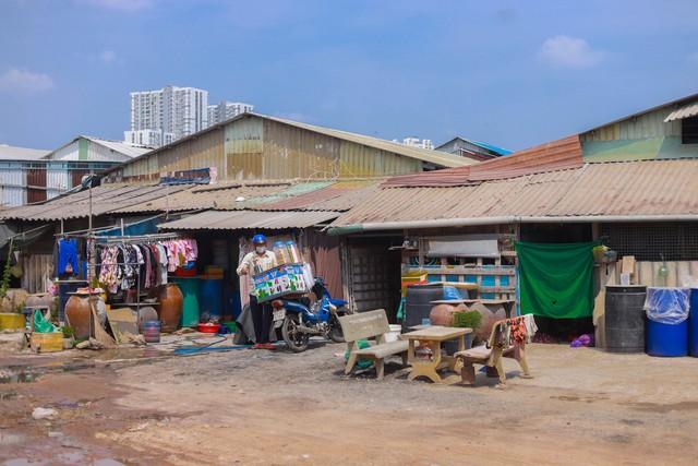 Tết lạ 'xóm chảy nước mắt' ở TP.HCM: Vì sao nhiều người bỏ nghề?- Ảnh 6.