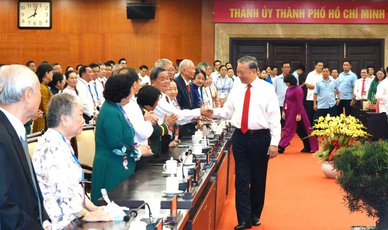 Tổng Bí thư: TP.HCM chăm lo người dân không chỉ dịp tết mà làm suốt năm- Ảnh 1.